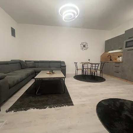 Kis شقة يايتشه