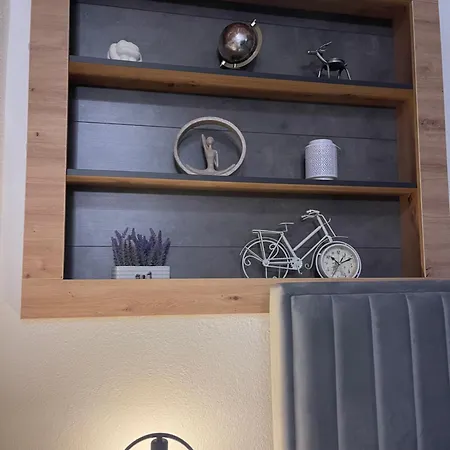 Apartament Kis *