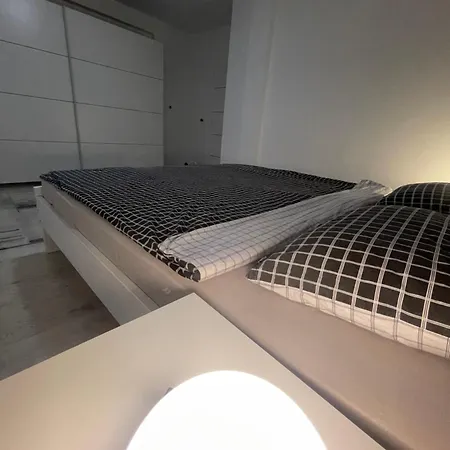 Apartament Kis *