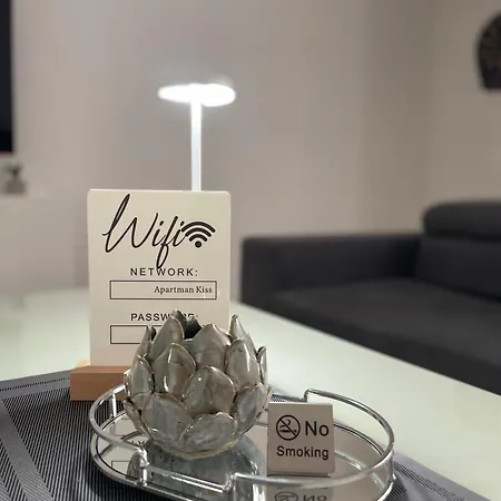 Kis Apartment